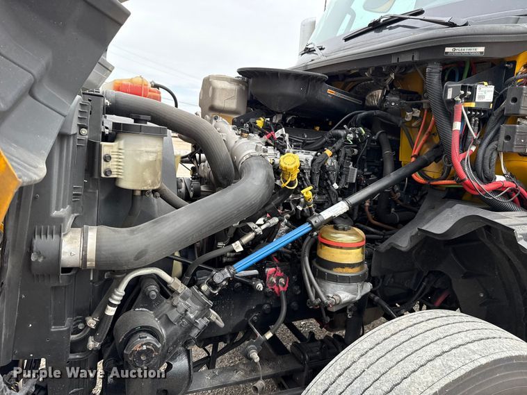 image for item ET6364 2023 International LT625 semi truck