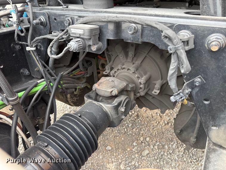 image for item ET6364 2023 International LT625 semi truck