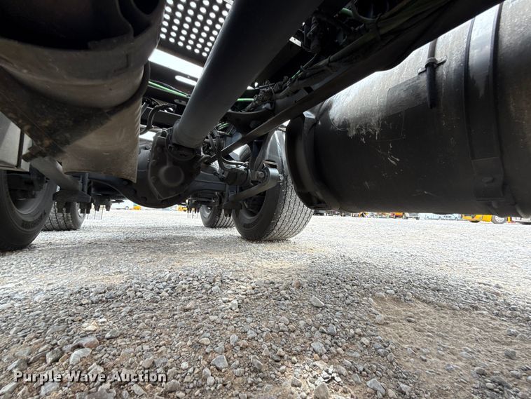 image for item ET6364 2023 International LT625 semi truck