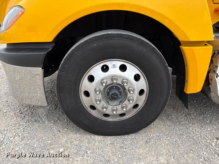 image for item ET6364 2023 International LT625 semi truck