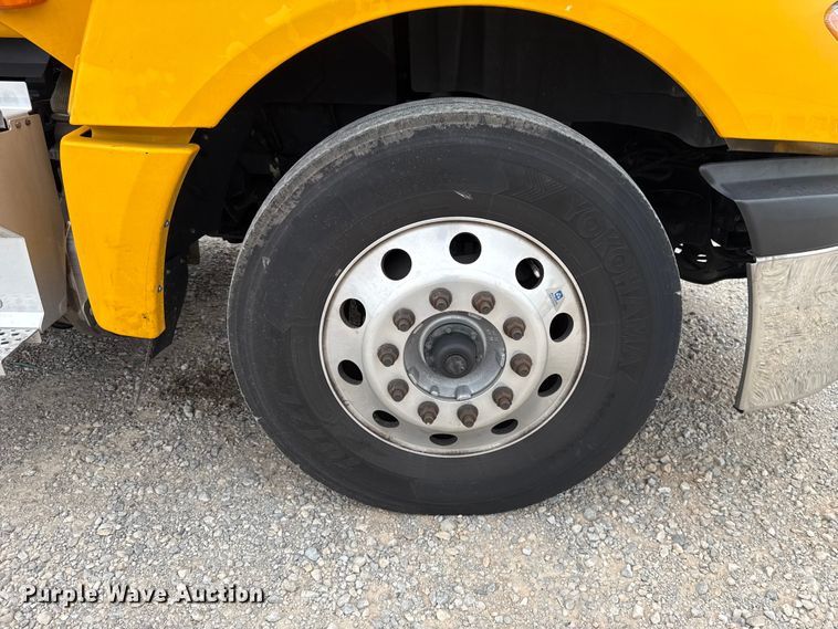 image for item ET6364 2023 International LT625 semi truck
