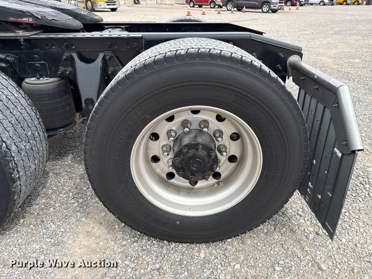 image for item ET6364 2023 International LT625 semi truck