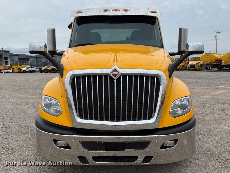 image for item ET6366 2024 International LT625 semi truck