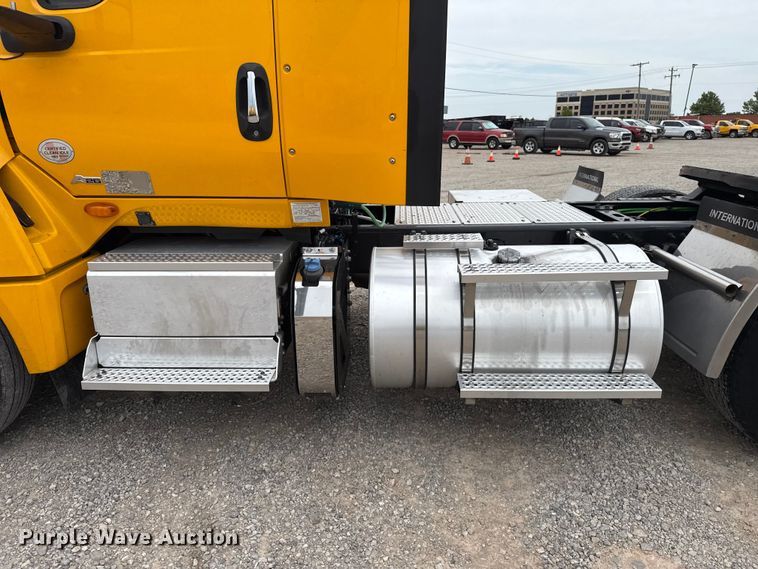 image for item ET6366 2024 International LT625 semi truck