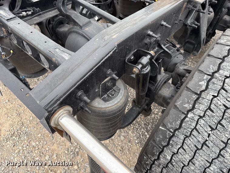 image for item ET6366 2024 International LT625 semi truck