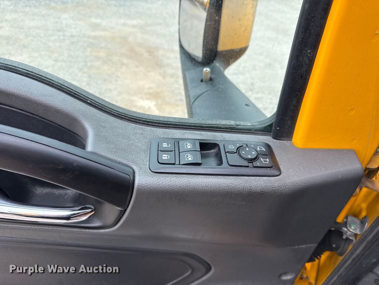 image for item ET6366 2024 International LT625 semi truck
