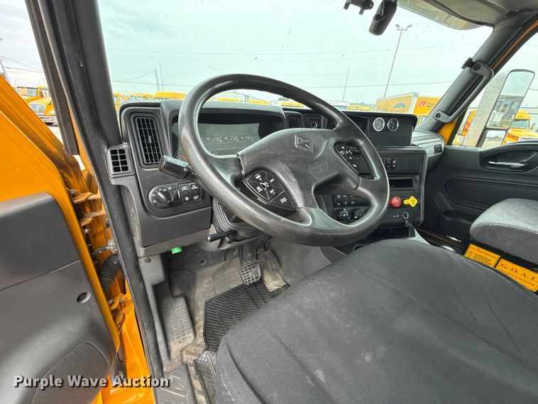 image for item ET6366 2024 International LT625 semi truck
