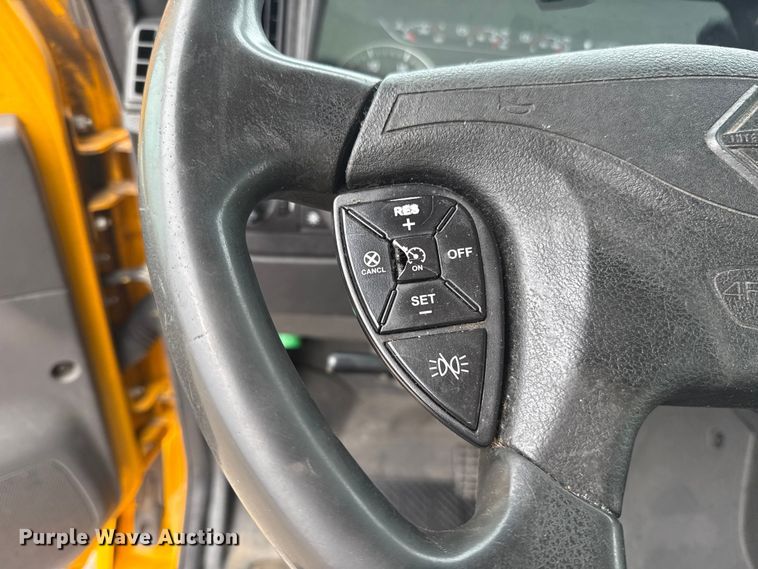 image for item ET6366 2024 International LT625 semi truck