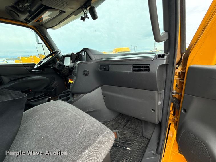 image for item ET6366 2024 International LT625 semi truck