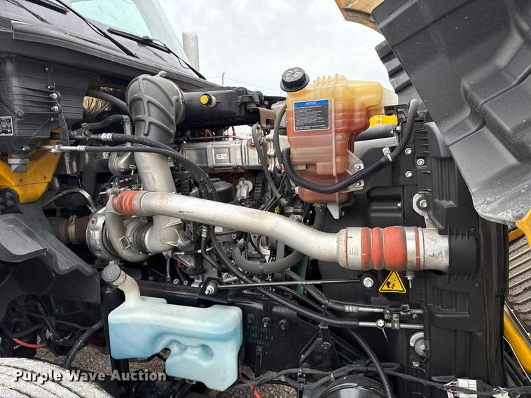 image for item ET6366 2024 International LT625 semi truck