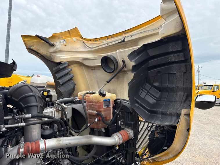image for item ET6366 2024 International LT625 semi truck