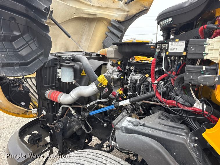 image for item ET6366 2024 International LT625 semi truck