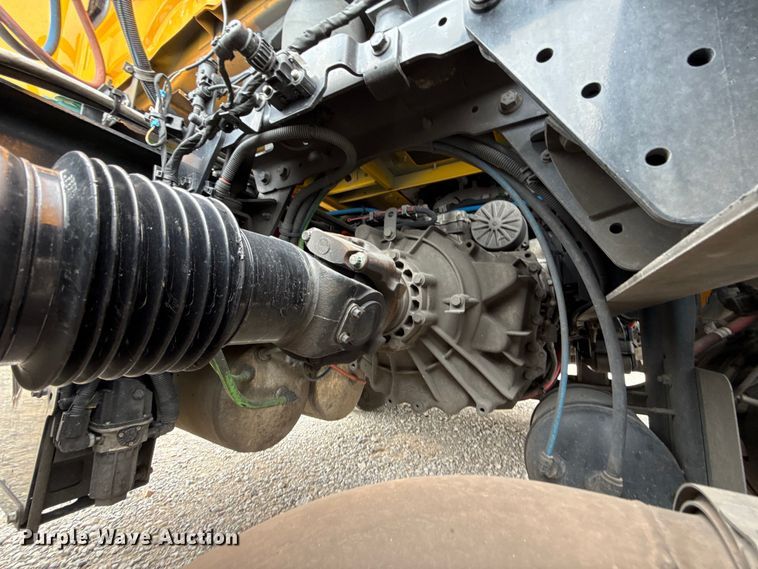 image for item ET6366 2024 International LT625 semi truck