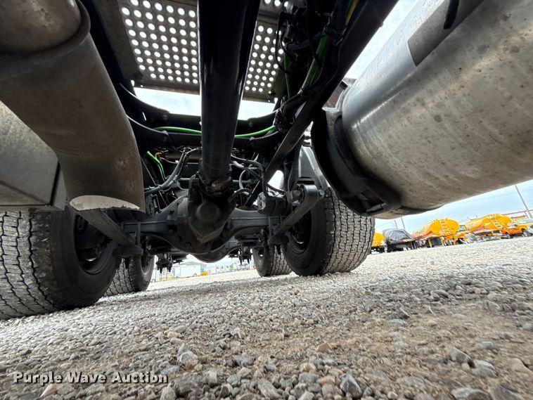 image for item ET6366 2024 International LT625 semi truck