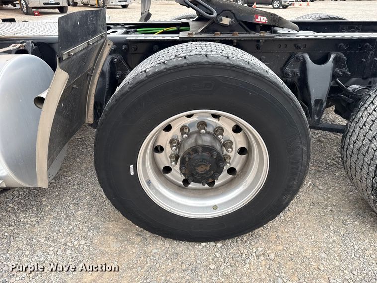image for item ET6366 2024 International LT625 semi truck