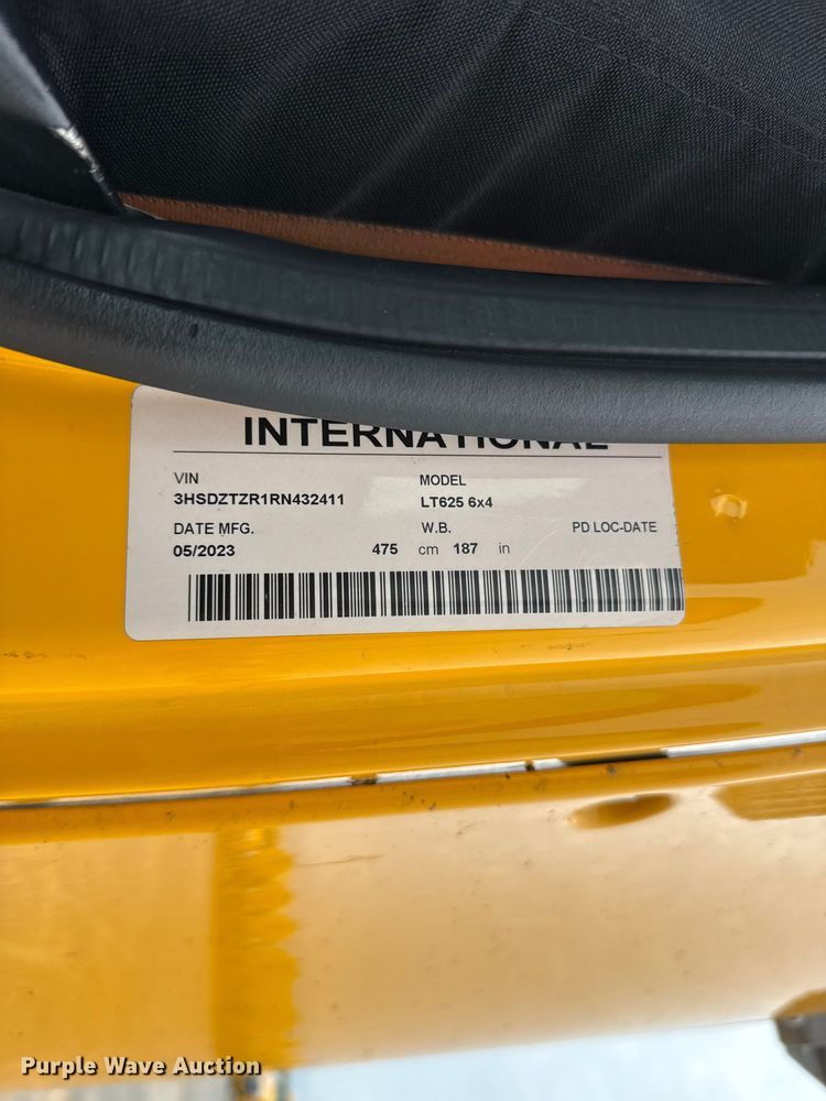 image for item ET6366 2024 International LT625 semi truck