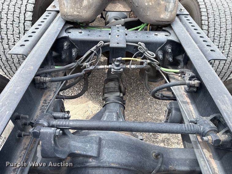image for item ET6367 2023 International LT625 semi truck