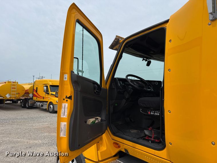 image for item ET6367 2023 International LT625 semi truck