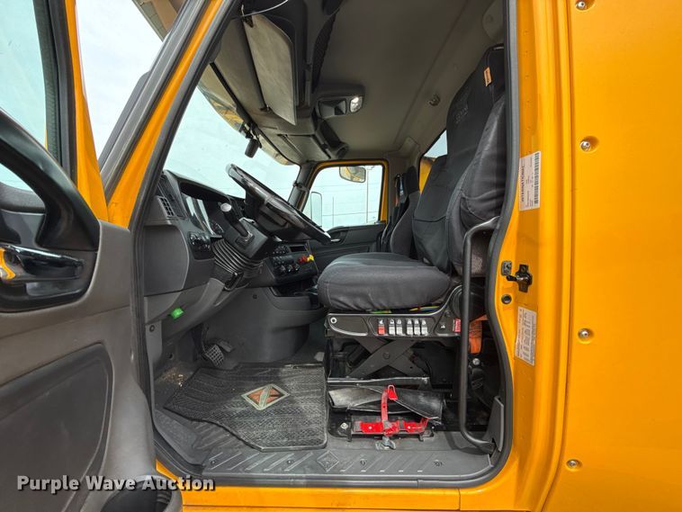 image for item ET6367 2023 International LT625 semi truck