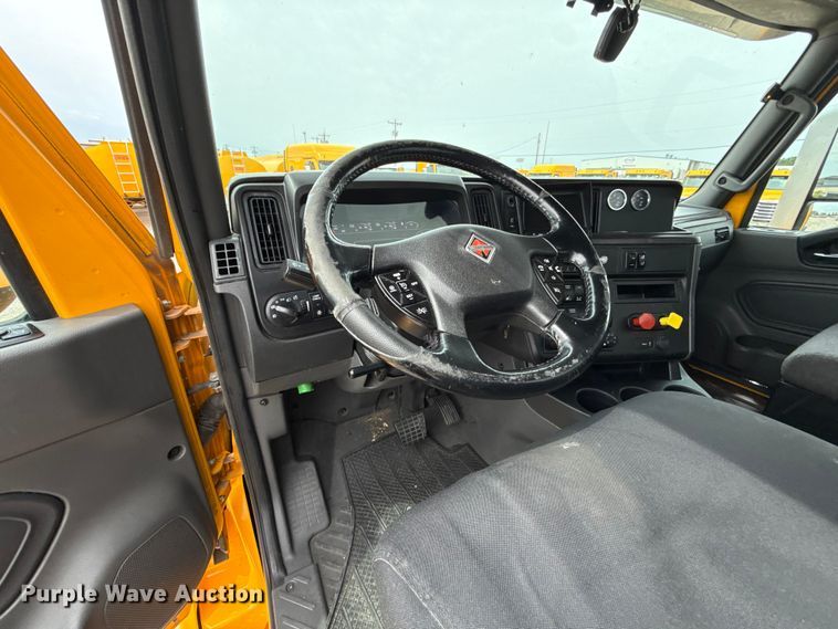 image for item ET6367 2023 International LT625 semi truck