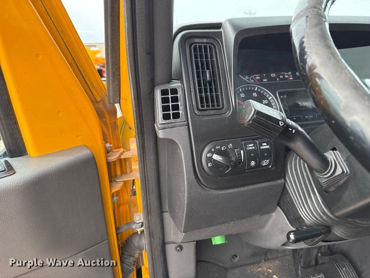 image for item ET6367 2023 International LT625 semi truck