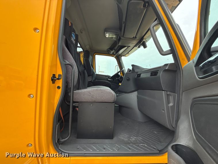 image for item ET6367 2023 International LT625 semi truck
