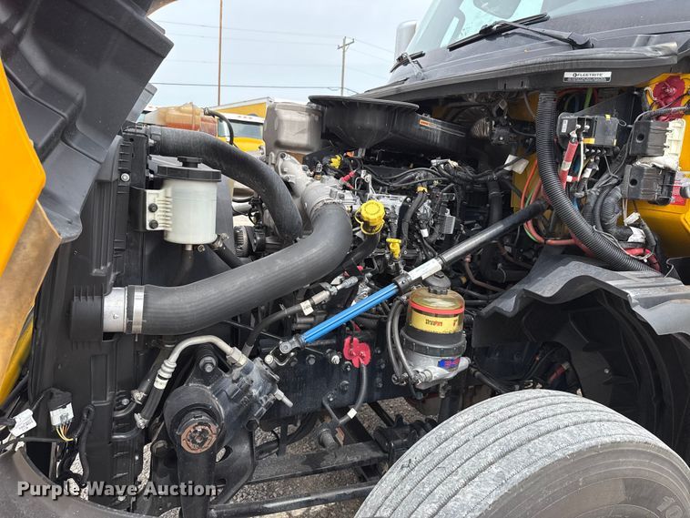 image for item ET6367 2023 International LT625 semi truck