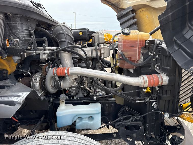 image for item ET6367 2023 International LT625 semi truck