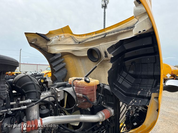 image for item ET6367 2023 International LT625 semi truck