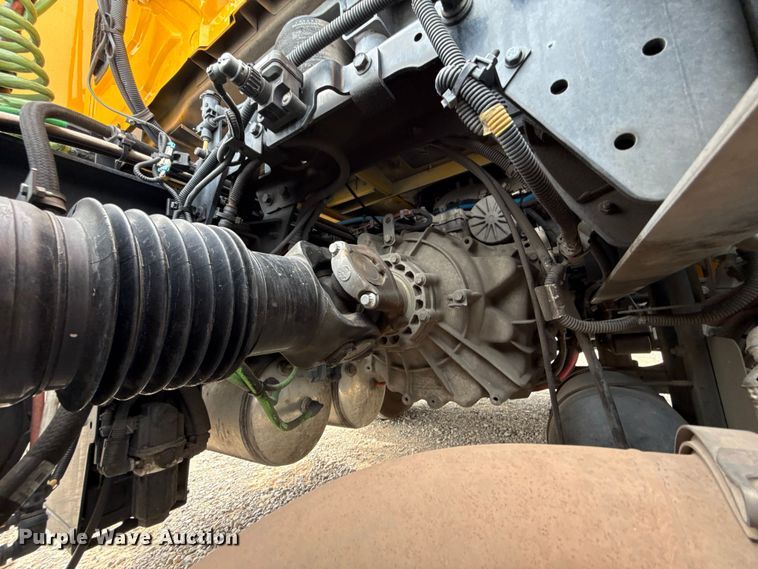 image for item ET6367 2023 International LT625 semi truck