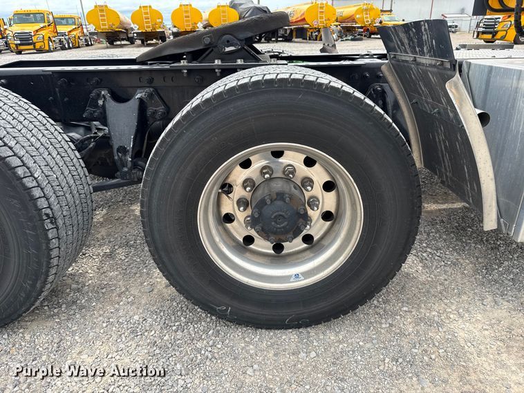 image for item ET6367 2023 International LT625 semi truck