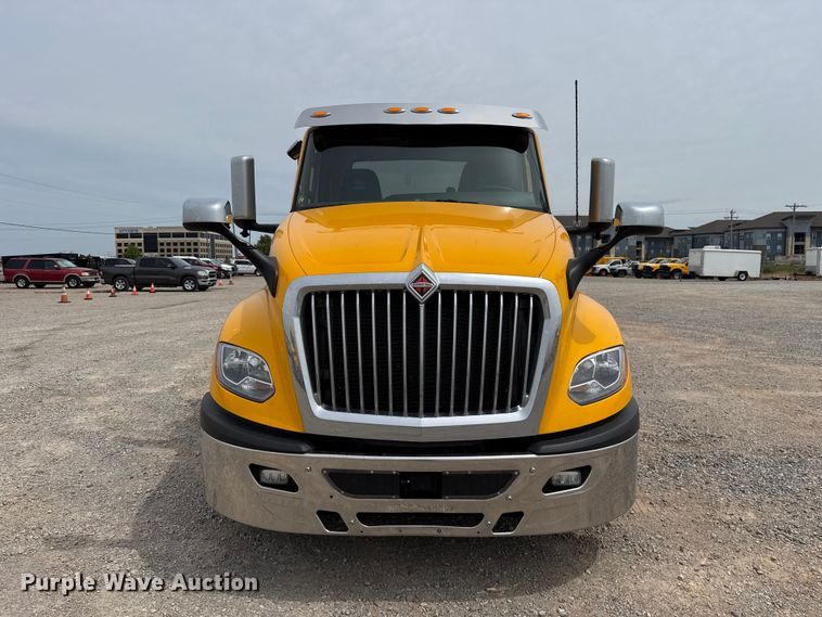 image for item ET6368 2023 International LT625 semi truck