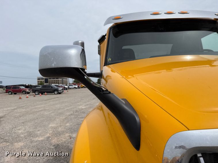 image for item ET6368 2023 International LT625 semi truck