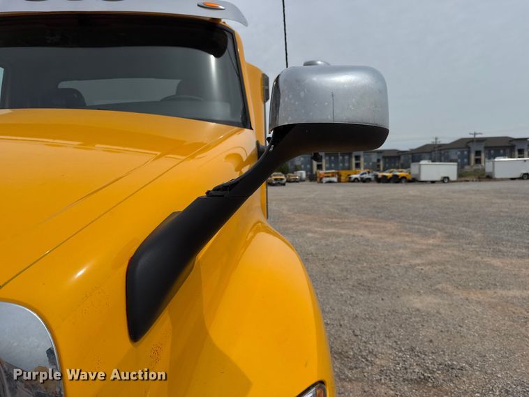 image for item ET6368 2023 International LT625 semi truck