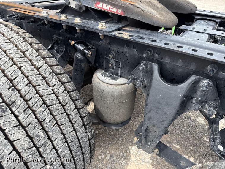 image for item ET6368 2023 International LT625 semi truck