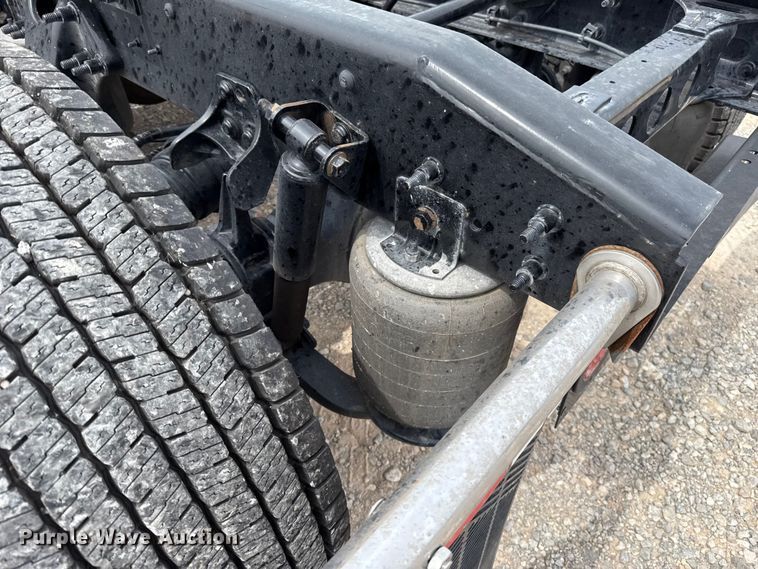 image for item ET6368 2023 International LT625 semi truck