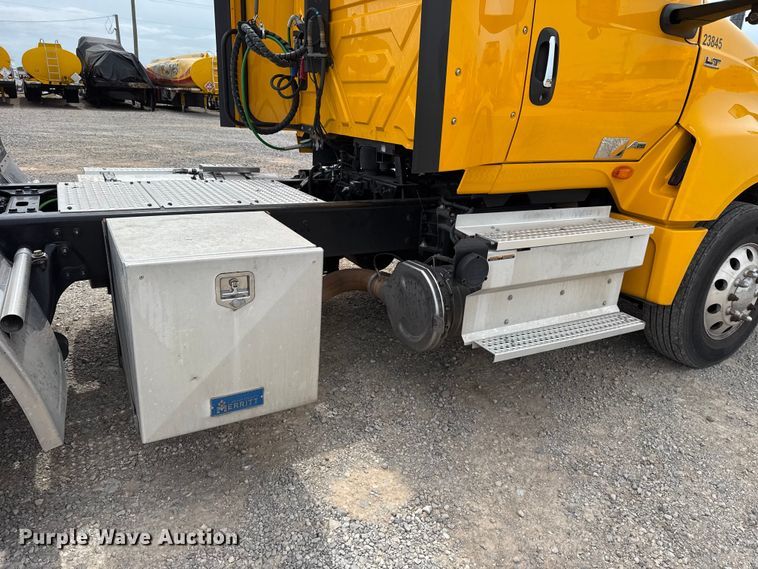 image for item ET6368 2023 International LT625 semi truck