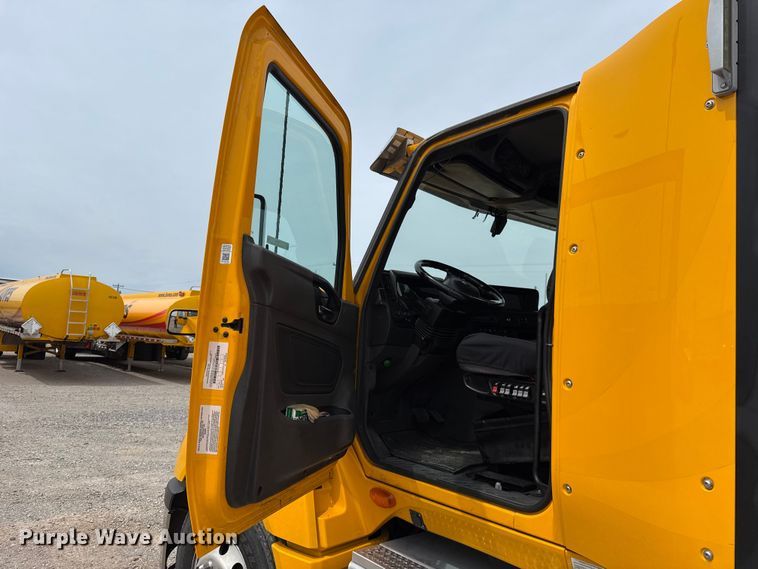 image for item ET6368 2023 International LT625 semi truck