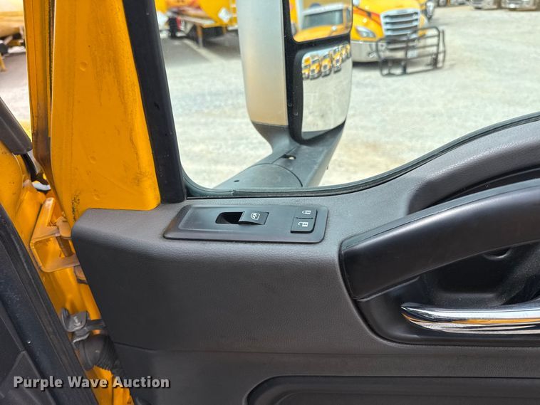 image for item ET6368 2023 International LT625 semi truck