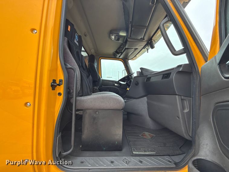 image for item ET6368 2023 International LT625 semi truck