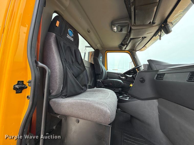 image for item ET6368 2023 International LT625 semi truck