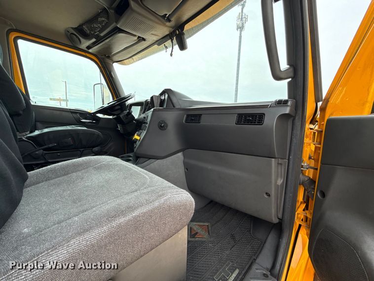 image for item ET6368 2023 International LT625 semi truck