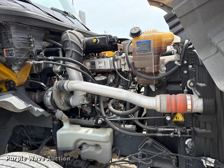 image for item ET6368 2023 International LT625 semi truck