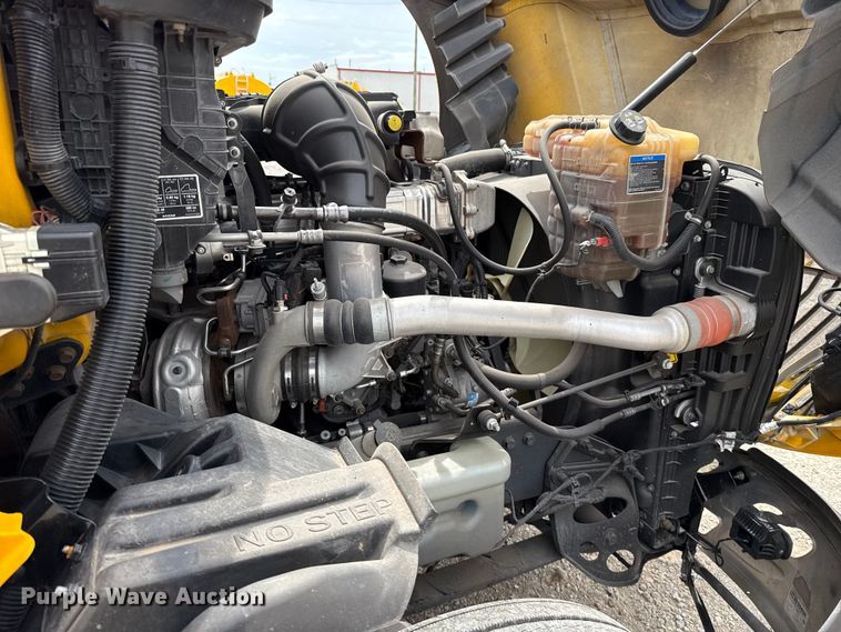 image for item ET6368 2023 International LT625 semi truck