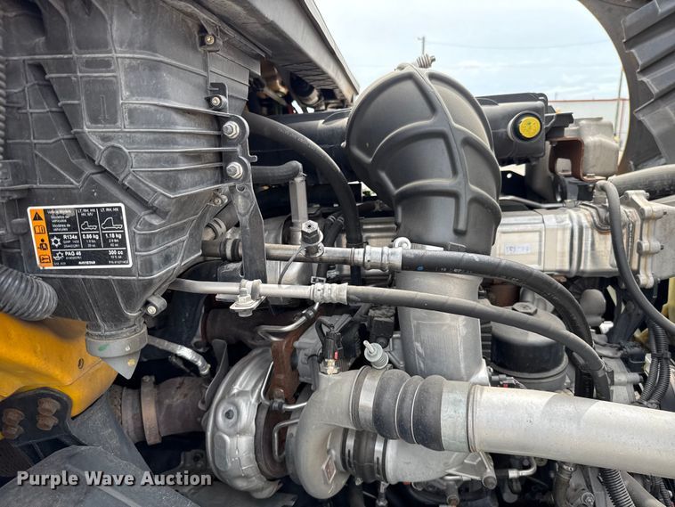 image for item ET6368 2023 International LT625 semi truck