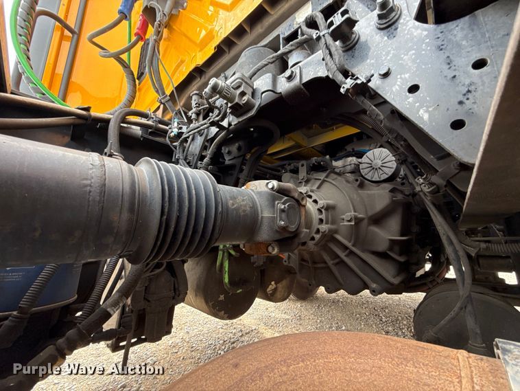 image for item ET6368 2023 International LT625 semi truck