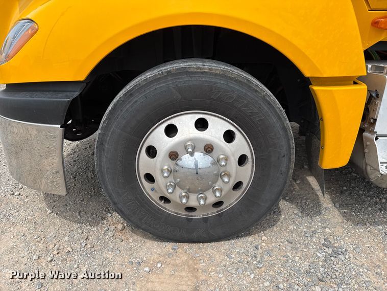 image for item ET6368 2023 International LT625 semi truck