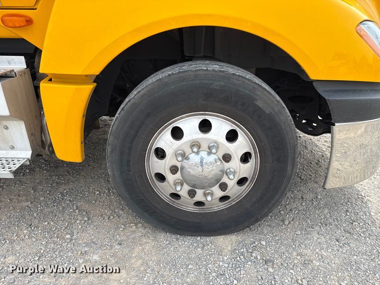 image for item ET6368 2023 International LT625 semi truck