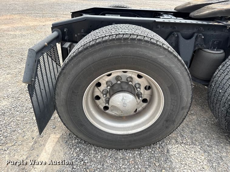 image for item ET6368 2023 International LT625 semi truck