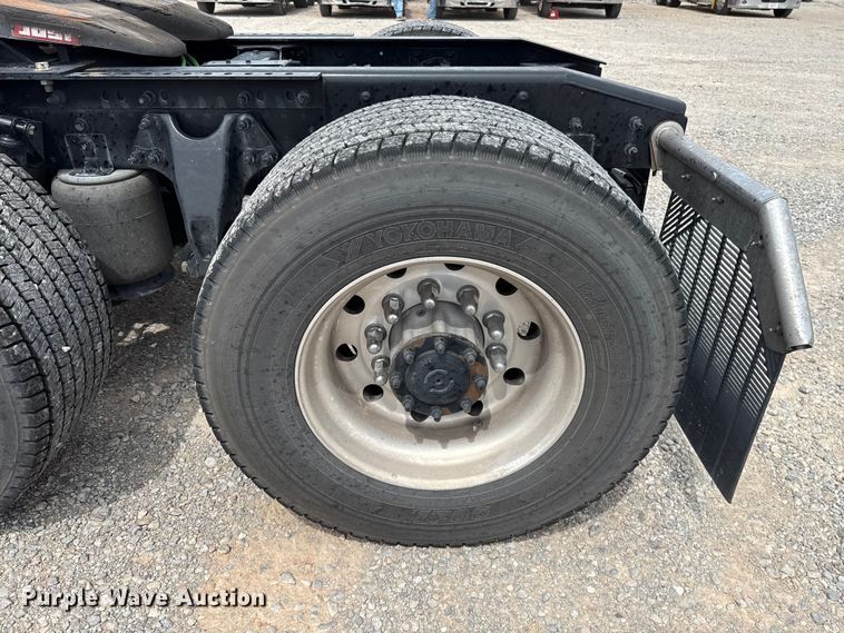 image for item ET6368 2023 International LT625 semi truck